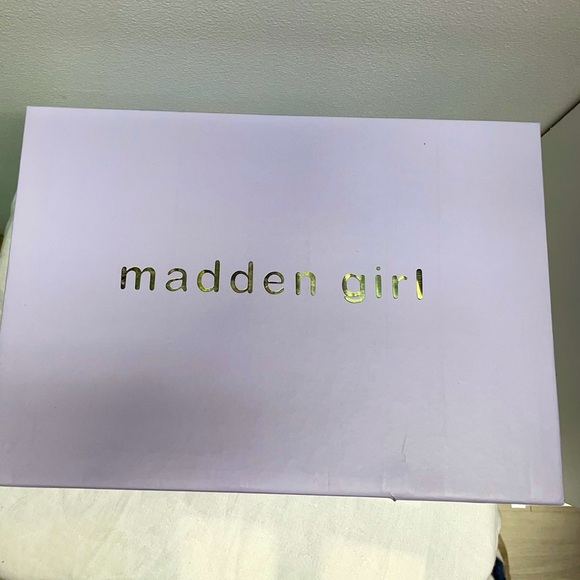 🍦Madden Girl Wavy Women’s Sneaker🍦 - Picture 11 of 13